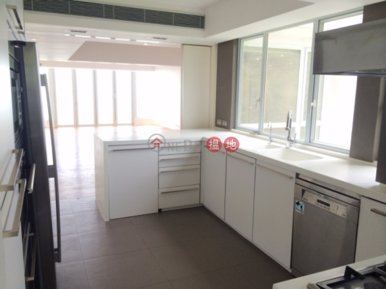 3 Bedroom Family Flat for Sale in Pok Fu Lam