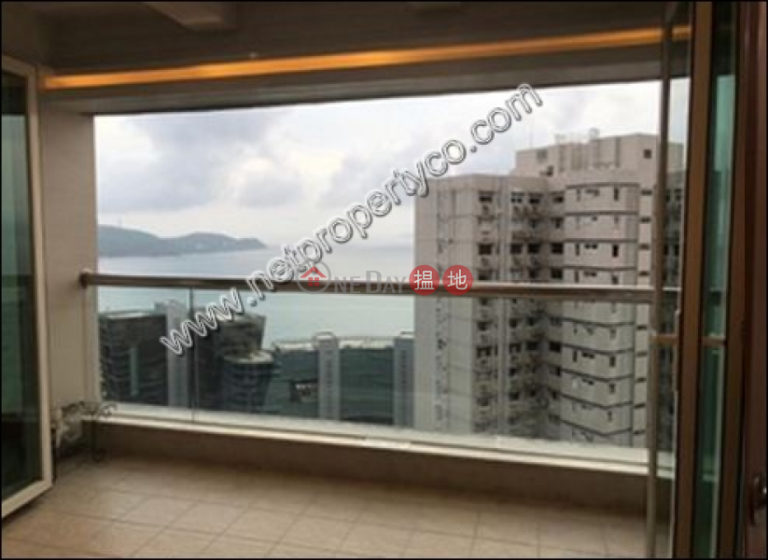 Large 3-bedroom unit for rent in Pokfulam