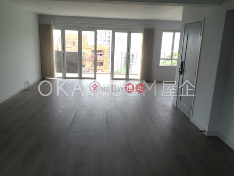 Efficient 3 bed on high floor with balcony & parking | Rental