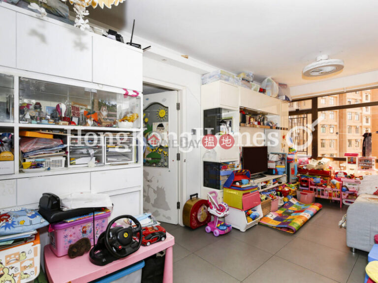 3 Bedroom Family Unit at Pokfulam Gardens | For Sale