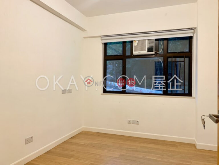 Stylish 3 bedroom with balcony & parking | For Sale