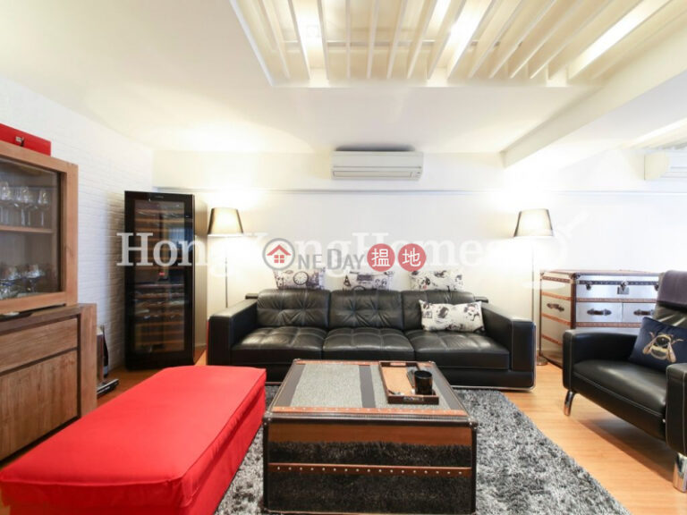 3 Bedroom Family Unit at Aqua 33 | For Sale