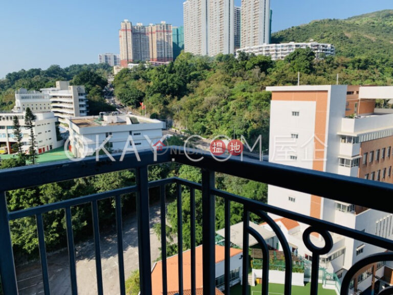 Nicely kept 1 bedroom with balcony | For Sale