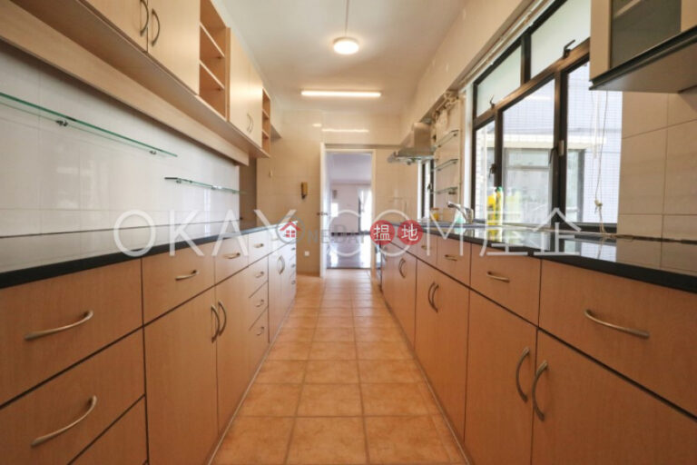 Efficient 4 bedroom with balcony & parking | Rental