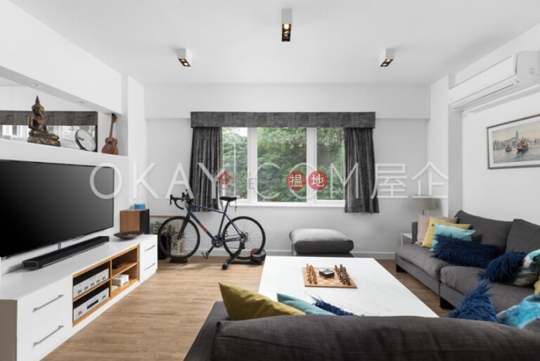 Stylish 3 bedroom on high floor with rooftop & parking | For Sale