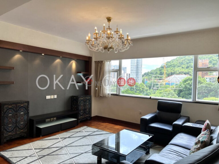 Tasteful 3 bedroom with parking | For Sale