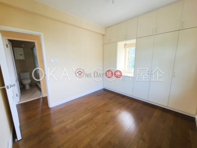 Tasteful 3 bedroom on high floor with balcony & parking | For Sale