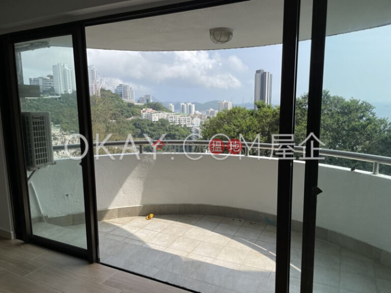 Gorgeous 3 bedroom with balcony & parking | Rental