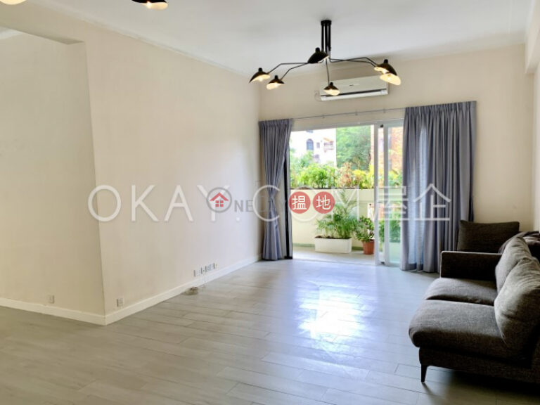 Gorgeous 3 bedroom with balcony & parking | Rental