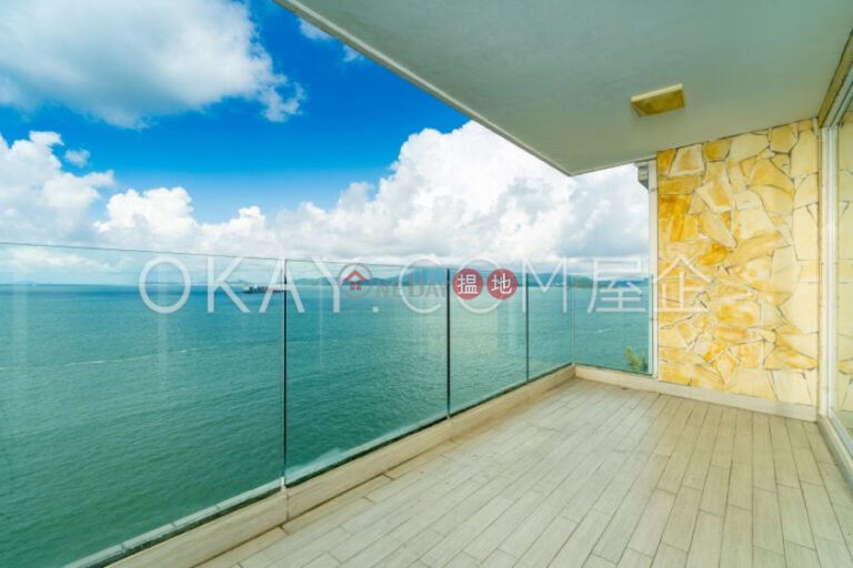 Stylish 3 bedroom with sea views, balcony | Rental