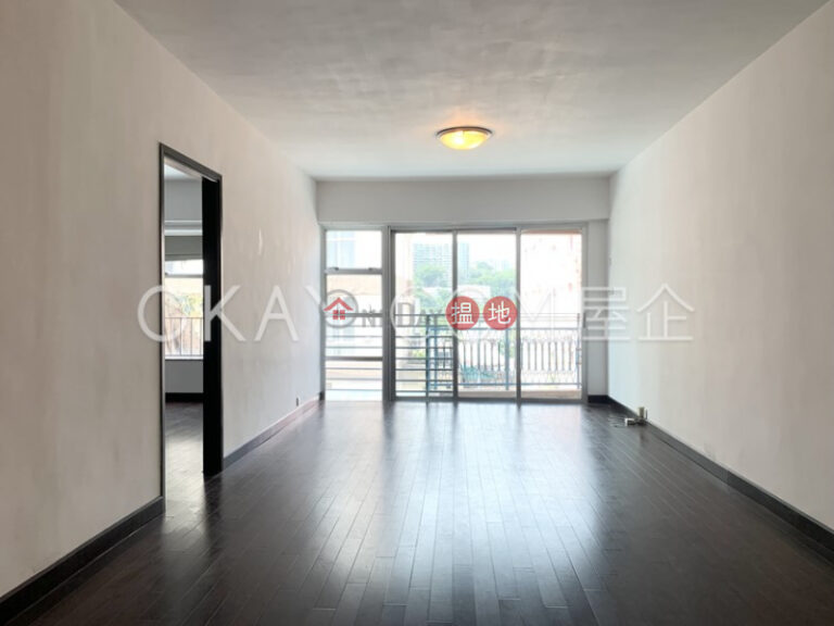 Stylish 3 bedroom with balcony & parking | Rental