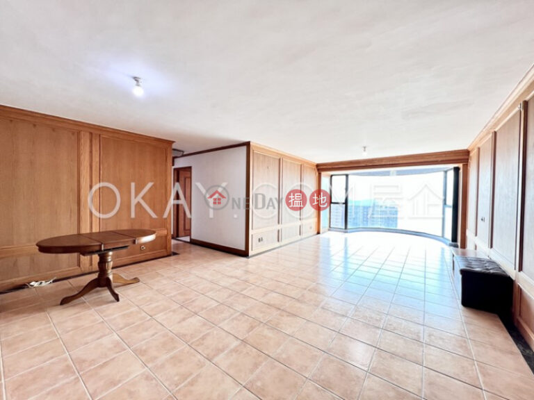 Efficient 3 bedroom with sea views & parking | Rental